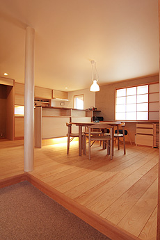 南部赤松（ナンブアカマツ）無垢フローリング　施工写真