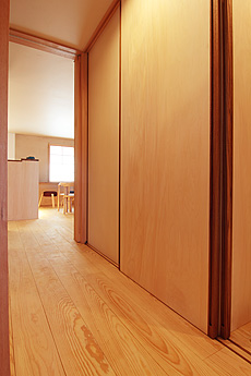 南部赤松（ナンブアカマツ）無垢フローリング　施工写真