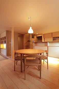 南部赤松（ナンブアカマツ）無垢フローリング　施工写真