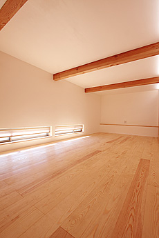 南部赤松（ナンブアカマツ）無垢フローリング　施工写真