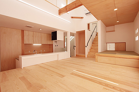 南部赤松（ナンブアカマツ）無垢フローリング　施工写真