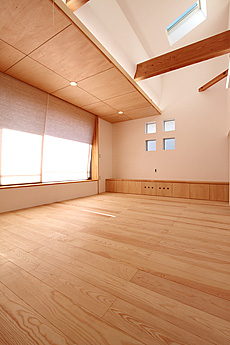 南部赤松（ナンブアカマツ）無垢フローリング　施工写真