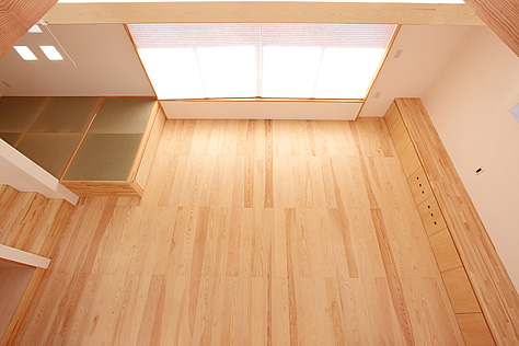 南部赤松（ナンブアカマツ）無垢フローリング　施工写真