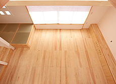 南部赤松（ナンブアカマツ）無垢フローリング　施工写真