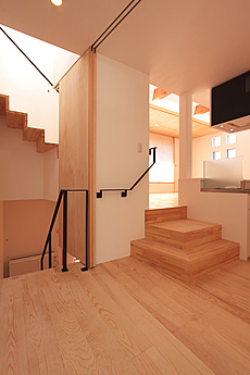 南部赤松（ナンブアカマツ）無垢フローリング　施工写真