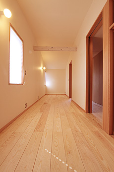 南部赤松（ナンブアカマツ）無垢フローリング　施工写真