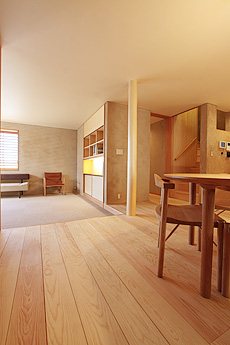 南部赤松（ナンブアカマツ）無垢フローリング　施工写真