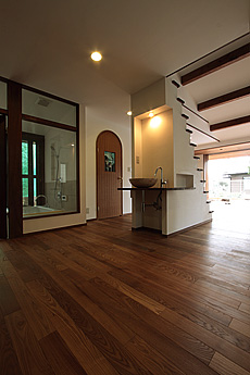 ブラウン アッシュ　床暖房対応　無垢フローリング　施工写真