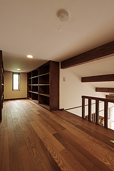 ブラウン アッシュ　床暖房対応　無垢フローリング　施工写真