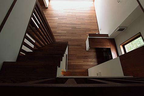 ブラウン アッシュ　床暖房対応　無垢フローリング　施工写真