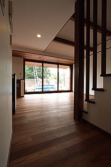 ブラウン アッシュ　床暖房対応　無垢フローリング　施工写真