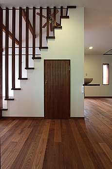 ブラウン アッシュ　床暖房対応　無垢フローリング　施工写真