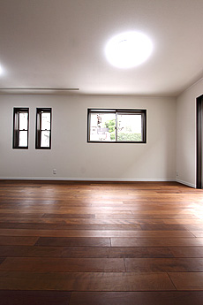 ブラウン バーチ　床暖房対応　無垢フローリング　施工写真