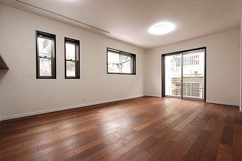 ブラウン バーチ　床暖房対応　無垢フローリング　施工写真