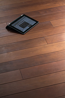 ブラウン バーチ　床暖房対応　無垢フローリング　施工写真