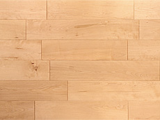 写真：バーチ（カバ）　フローリング　自然 OIL wax 塗装・小節・ツナギ面V溝入りUNI