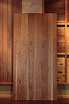 写真：ブラックチェリー　巾ハギ板