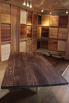 写真：ブラックウォールナット　巾ハギ板