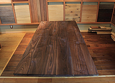 写真：ブラックウォールナット　巾ハギ板