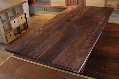 写真：ブラックウォールナット　巾ハギ板