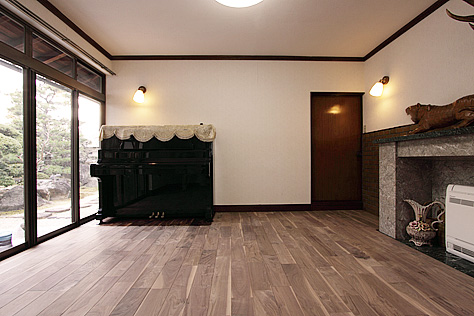 ブラックウォールナット　無垢フローリング　施工写真