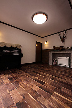 ブラックウォールナット　無垢フローリング　施工写真