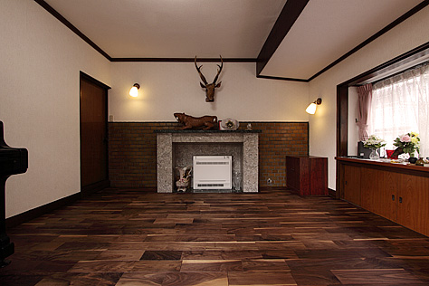 ブラックウォールナット　無垢フローリング　施工写真