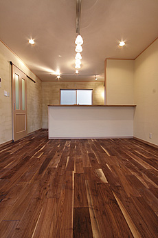 ブラックウォールナット　無垢フローリング　施工写真