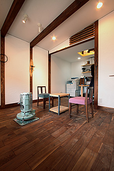 ブラックウォールナット　無垢フローリング　施工写真