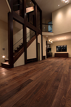 ブラックウォールナット　無垢フローリング　施工写真