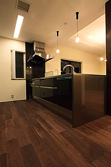 ブラックウォールナット　無垢フローリング　施工写真