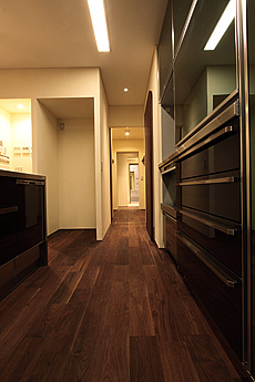 ブラックウォールナット　無垢フローリング　施工写真