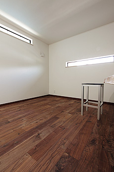 ブラックウォールナット　無垢フローリング　施工写真