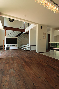 ブラックウォールナット　無垢フローリング　施工写真