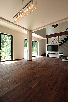 ブラックウォールナット　無垢フローリング　施工写真