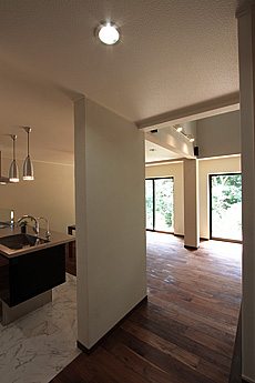 ブラックウォールナット　無垢フローリング　施工写真