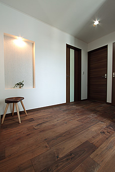 ブラックウォールナット　無垢フローリング　施工写真