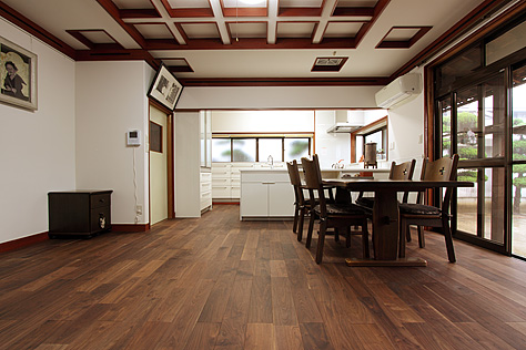 ブラックウォールナット　無垢フローリング　施工写真