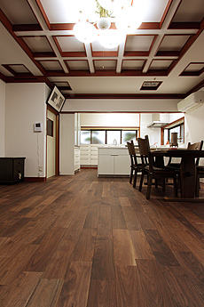 ブラックウォールナット　無垢フローリング　施工写真