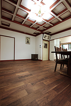 ブラックウォールナット　無垢フローリング　施工写真