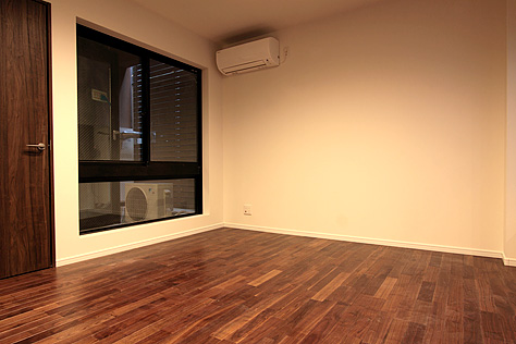 ブラックウォールナット　無垢フローリング　施工写真