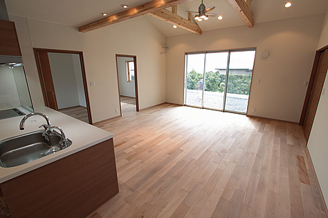 国産　椈（ブナ） 無垢フローリング　施工写真