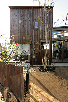 焼杉板（外壁材、杉焼き板）　施工写真