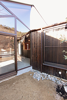 焼杉板（外壁材、杉焼き板）　施工写真