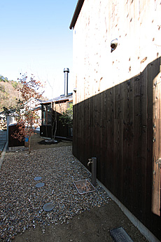 焼杉板（外壁材、杉焼き板）　施工写真