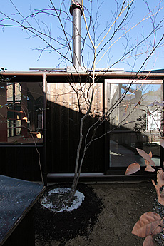 焼杉板（外壁材、杉焼き板）　施工写真