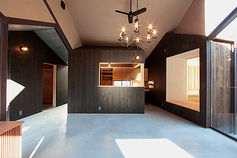 焼杉板（外壁材、杉焼き板）　施工写真