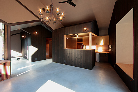 焼杉板（外壁材、杉焼き板）　施工写真