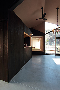 焼杉板（外壁材、杉焼き板）　施工写真