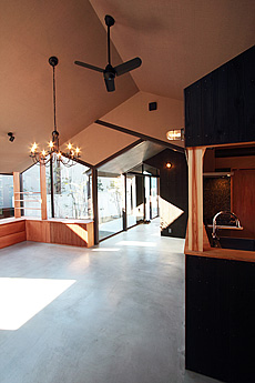 焼杉板（外壁材、杉焼き板）　施工写真